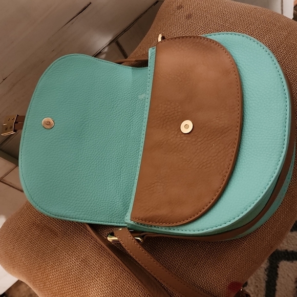 NWOT "C" CROSSBODY SADDLEBAG - Picture 6 of 14